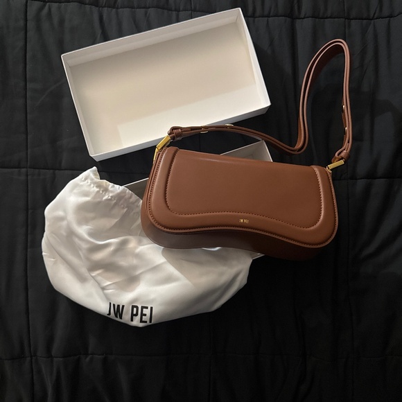 Purse - Picture 1 of 1